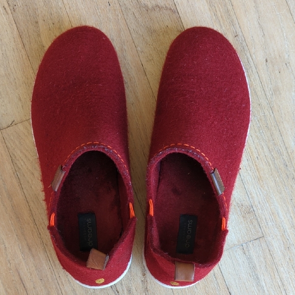 samuel hubbard Shoes - Samuel Hubbard Red Wool 🦙 Clog / Shoes Women's Size 9 Made In Portugal
